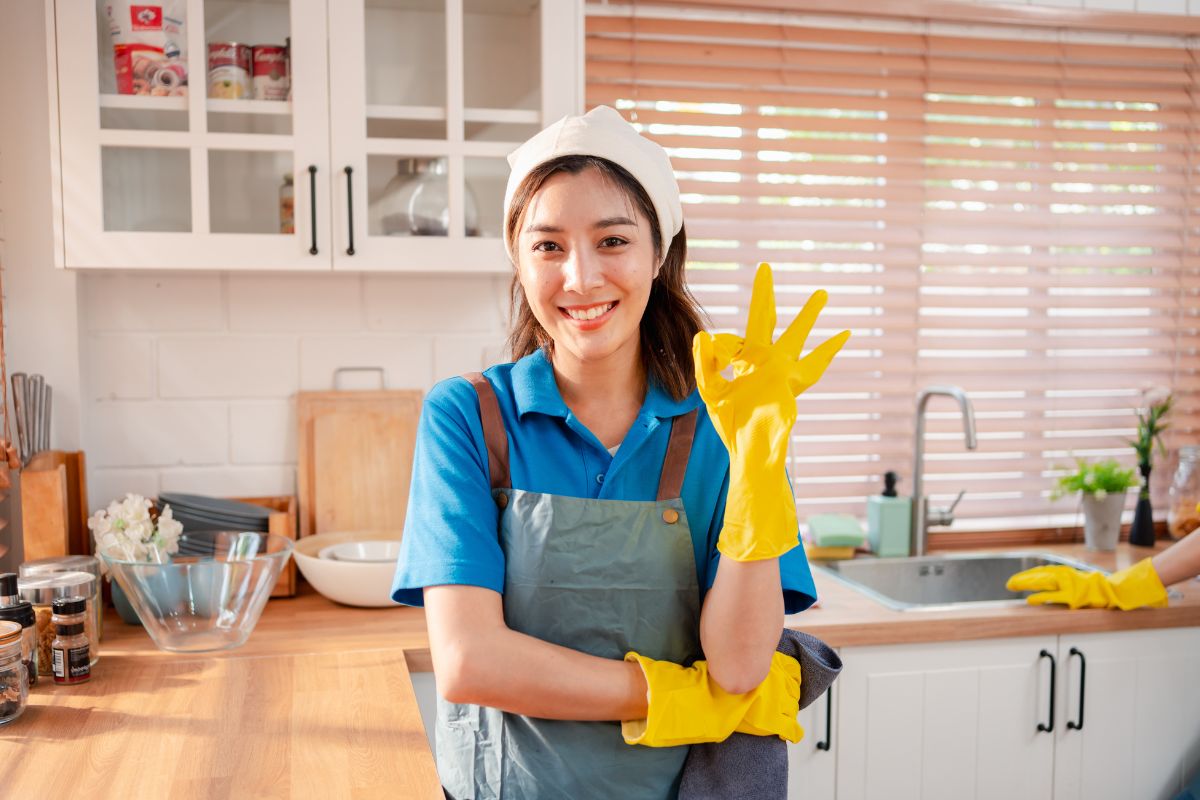 5 cách chăm sóc da tay, giảm thô ráp, chai sần khi làm việc nhà